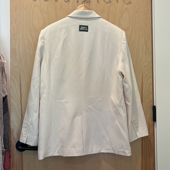 Daily Drills Blazer Cream Oversized Jacket NWOT Size Small - Picture 5 of 6